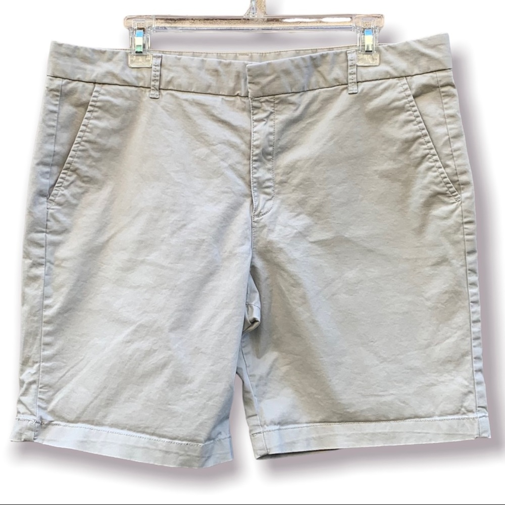 Stylus Khaki Shorts size 14